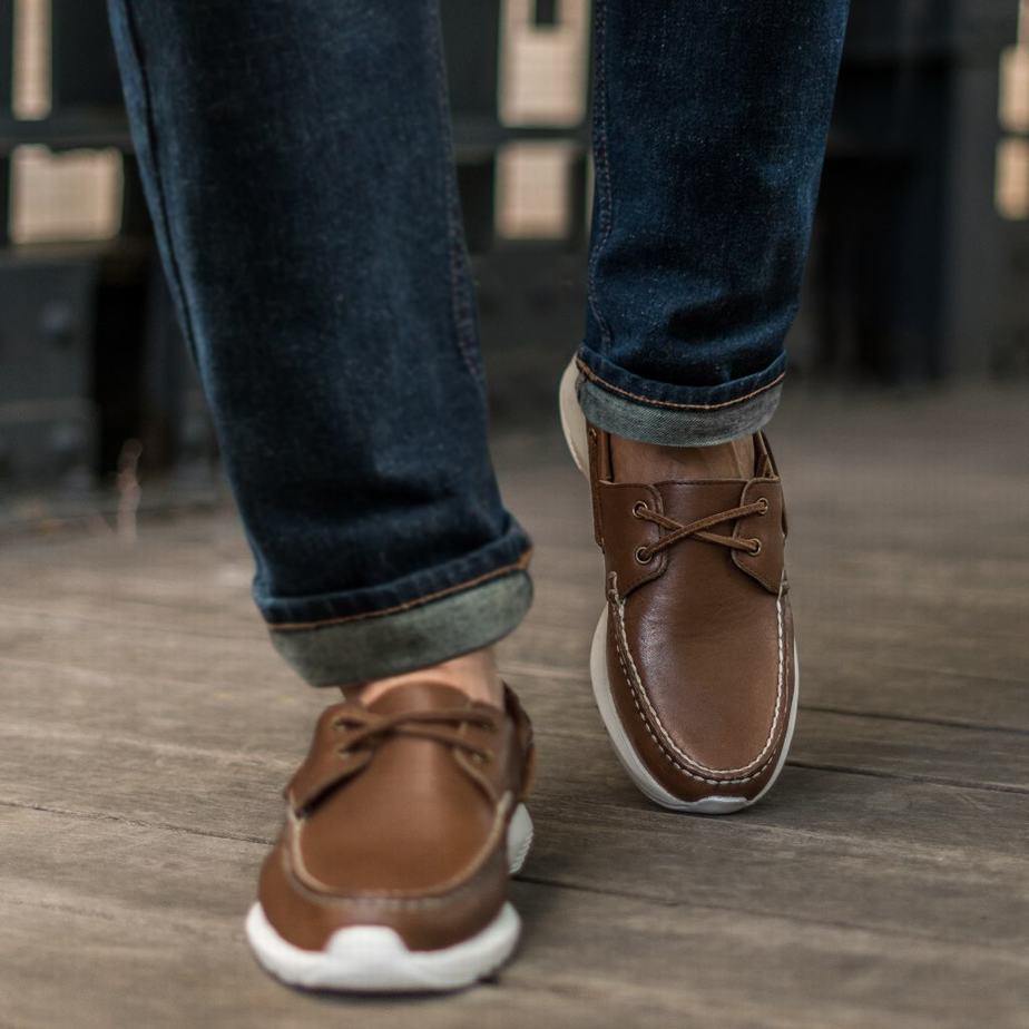 Scarpe Barca Thursday Boots Handsewn Runner Uomo Cioccolato | OJO1764DT